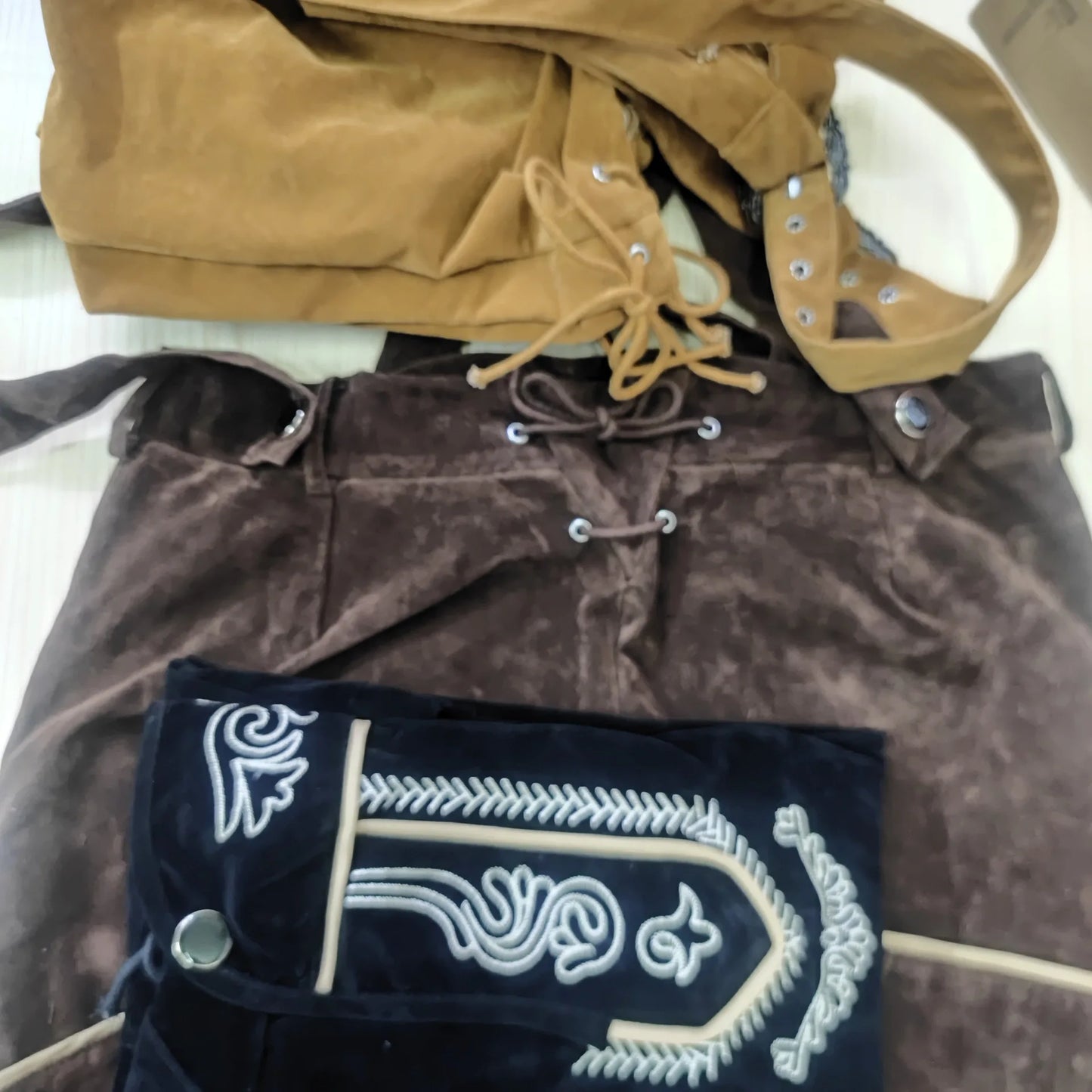 Herren Lederhosen Kostüm Deutsches Trachtenoutfit mit Hosenträgern für das Münchner Oktoberfest und Cosplay-Overall